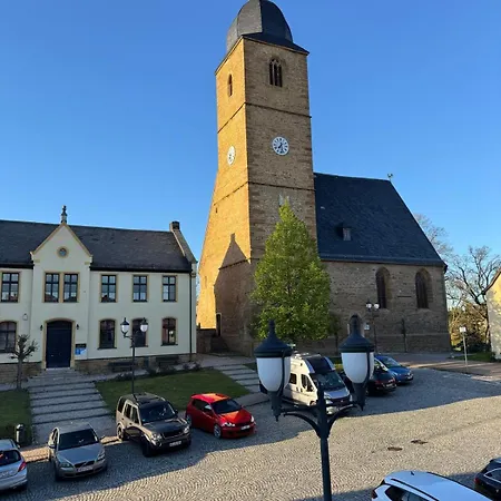 Mit Terrasse